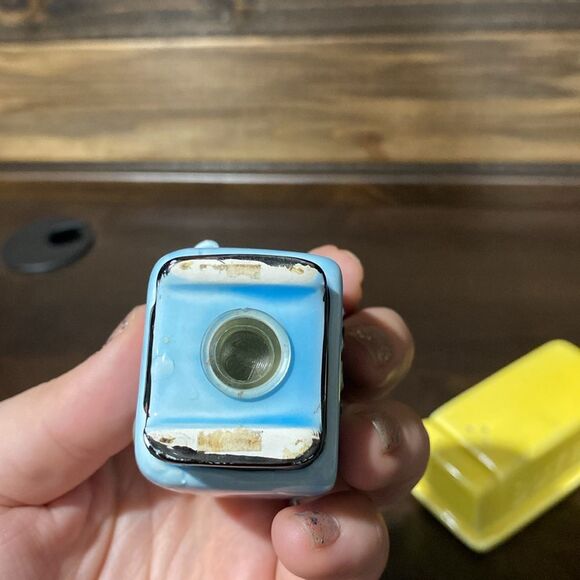 Vintage Hand painted Fridge & Butter Dish Salt & Pepper Shakers - Picture 9 of 11